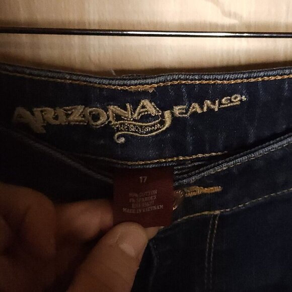 Arizona Midrise Distressed Skinny Jeans 17 - Picture 6 of 8